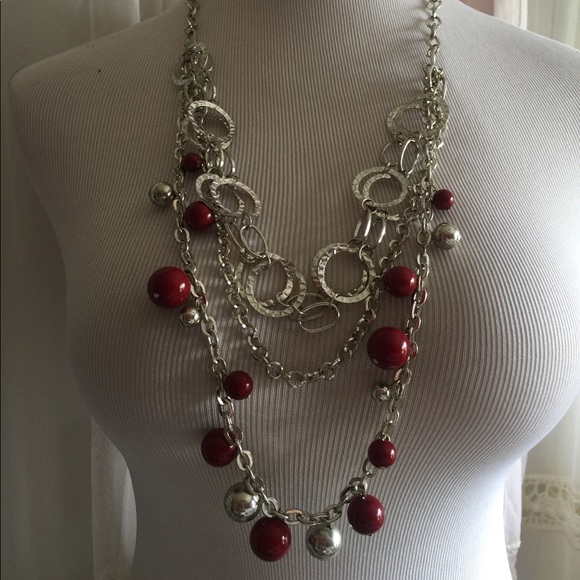 Red and silver circles long layers trendy necklace - Picture 4 of 5